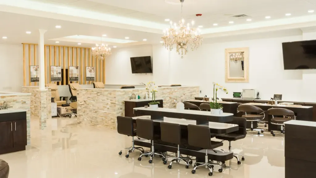 Vida Nails & Spa — Nail salon in Warwick
